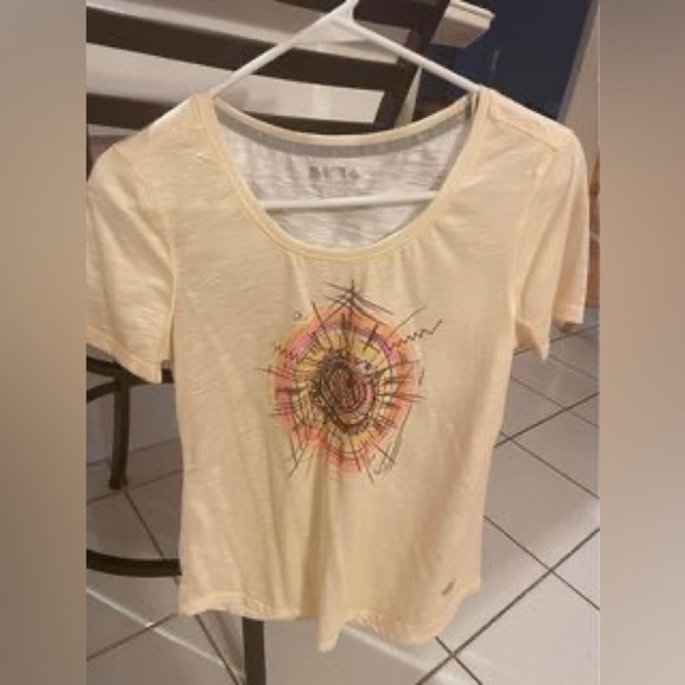 Reel legends womens size small upf 50 protected top
